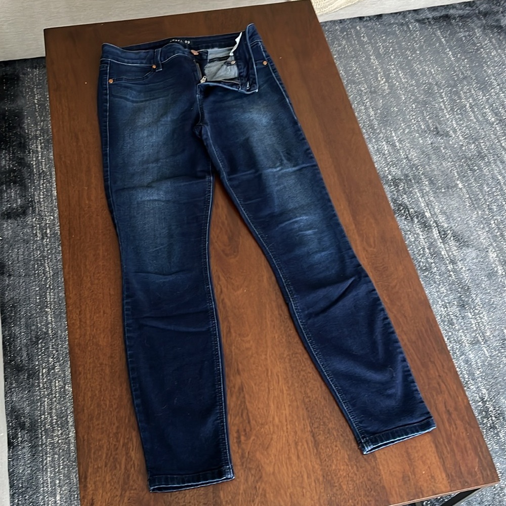 Level 99 Women's Size 29 Dark Blue Skinny Jeans